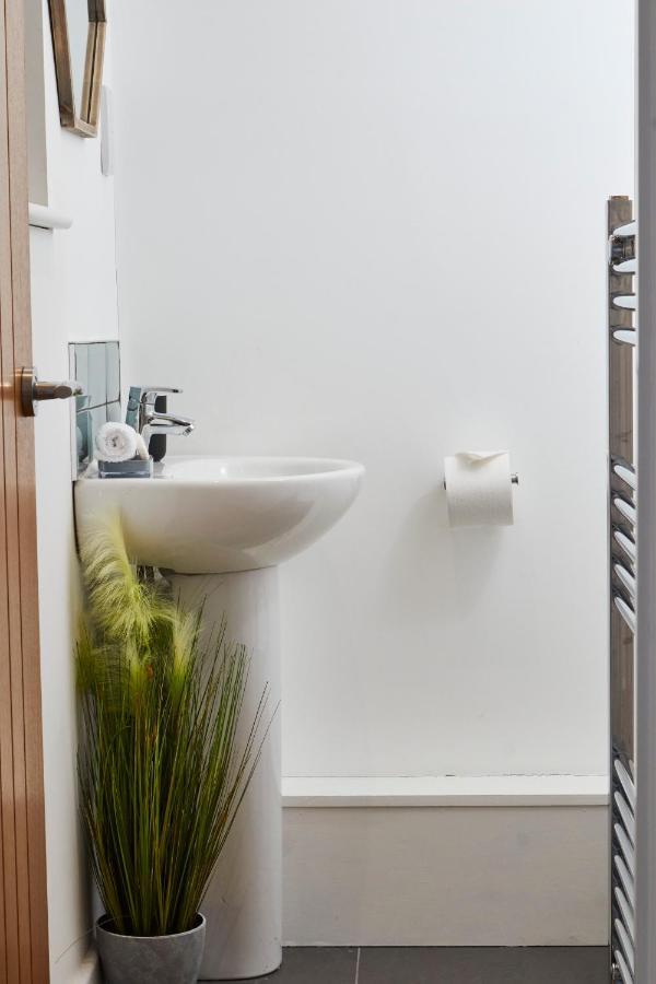 The Nutcracker Suite - Self Check-In, Self-Catering Apartment For East Midlands Airport Kegworth Kültér fotó